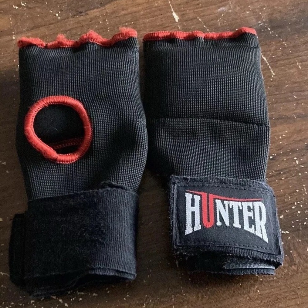 HUNTER Gel Padded Inner Gloves w Hand Wraps for Muay Thai/Kick Boxing (in Pair)